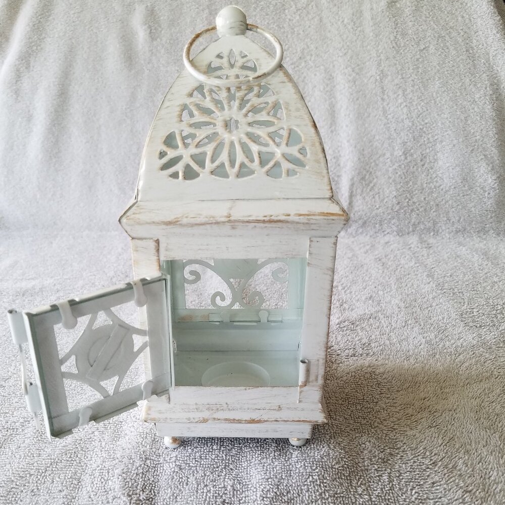 ASHLAND'S ELEGANT ANTIQUE LANTERN IN OFF WHITE WITH DISTRESSED DESIGN IN METAL - Picture 3 of 6